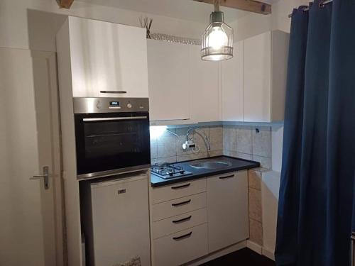 Villa Apartments B&D in Lagadin