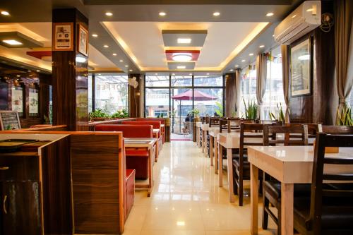 레스토랑, Hotel Edingo Inn in 다란