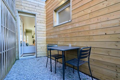 Two bedroom house with courtyard, quiet in Saint-Andre-lez-Lille