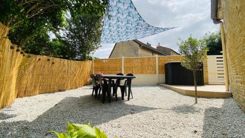 Dārzs, La casita, entre mer et campagne in Langrune-Sur-Mer