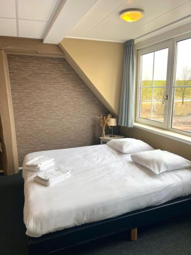 Bed and Breakfast De Zeehoeve 4
