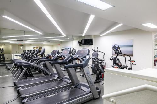 South Beach 1br w pool gym lounge nr dining SFO-1405 South Beach 1br w pool gym lounge nr dining SFO-1405