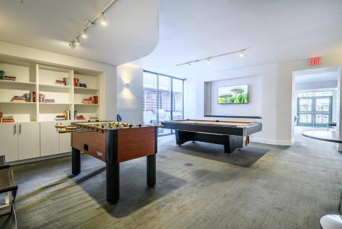 South Beach 1br w pool gym lounge nr dining SFO-1405 South Beach 1br w pool gym lounge nr dining SFO-1405