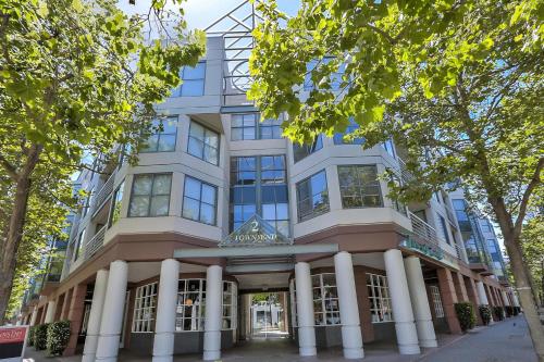 South Beach 1br w pool gym lounge nr dining SFO-1405 South Beach 1br w pool gym lounge nr dining SFO-1405