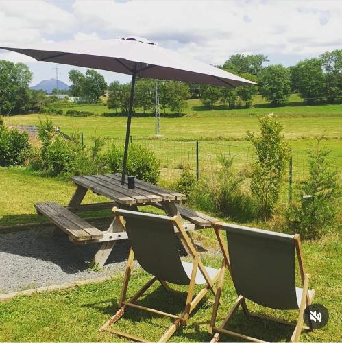 สภาพแวดล้อมโดยรอบ, Logement insolite au cœur de l'Auvergne in โรชฟอร์-มงตาญ