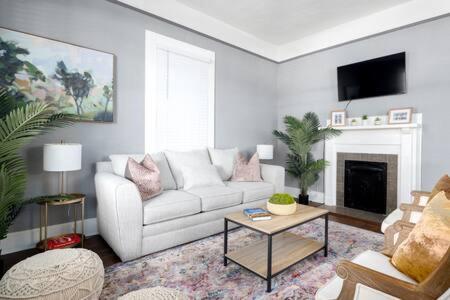 Downtown, Updated, Single Story & WD