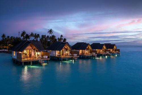 Alrededores, Fushifaru Maldives - 50% off on seaplane roundtrip 04 nights & above in Lhaviyani Atoll