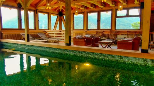 Peldbaseins, Mecavnik Resort in Mokra Gora