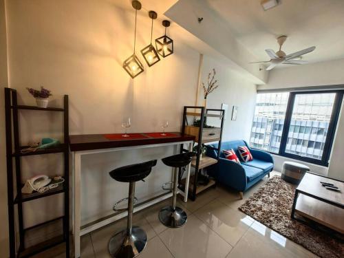 Tropicana 218 with sea view 1BR Georgetown by LS