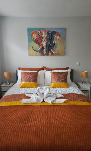 1 queen bed, 1 twin bed