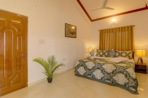 JAQK Holidays - 9BHK Villa for Big Groups, Private Pool-WiFi-Cartaker-Parking, North Goa