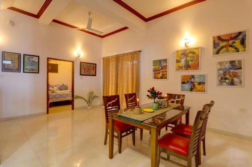 JAQK Holidays - 9BHK Villa for Big Groups, Private Pool-WiFi-Cartaker-Parking, North Goa