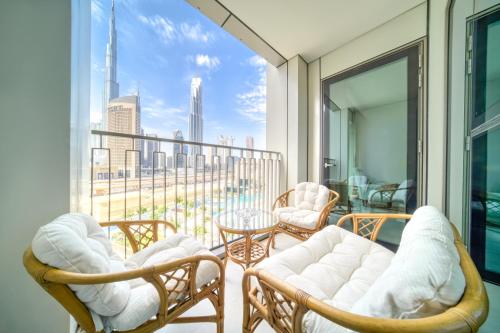 Downtown - 2BR Apartment with Burj Khalifa View, Dubaj