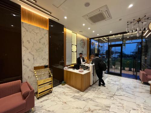 Hotel Three Seasons - 로비