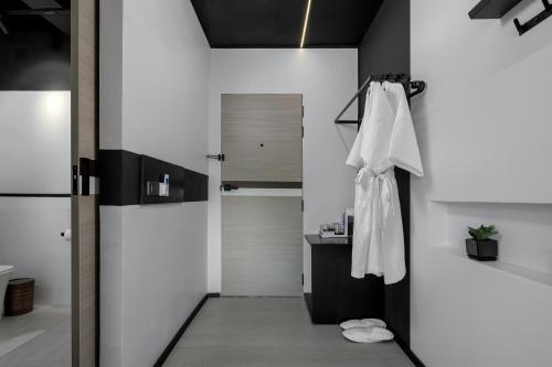 Superior Double Room with City View image 7