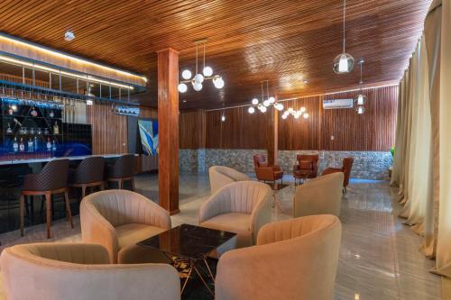 Pub/salon, Marlin All Inclusive Resort in Kasoa