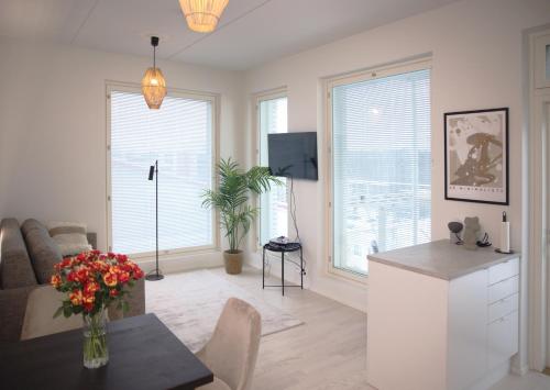 Facilities, New 3-Bed Apartment & Free Garage parking in Vantaa