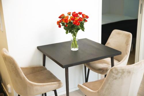 Facilities, New 3-Bed Apartment & Free Garage parking in Vantaa