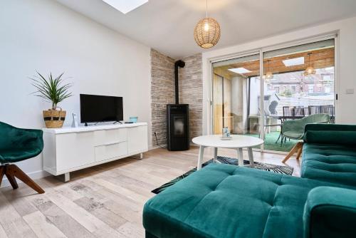 3 bedroom house with garden near St Maur tram photo 3