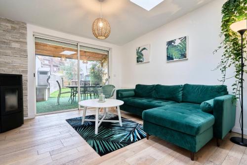 3 bedroom house with garden near St Maur tram photo 2