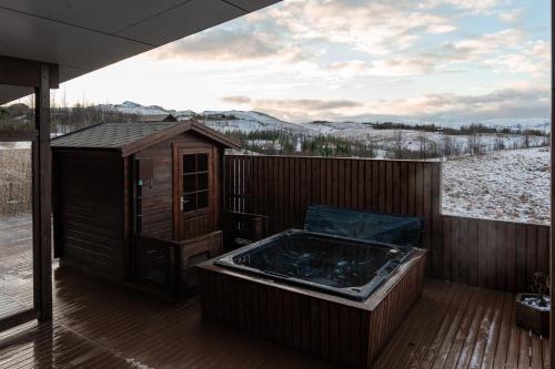 Golden Circle Villa - Hot Tub & Sauna