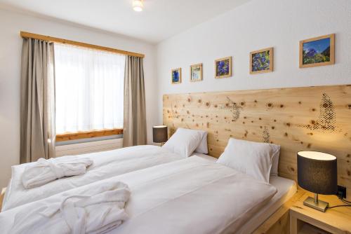 Suite with Mountain View