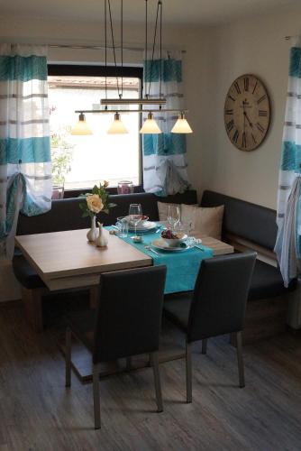 設施, Fewo "Elsa" Reichmannsdorf - Brötchenservice (Fewo "Elsa" Reichmannsdorf - Brotchenservice) in 施呂瑟爾費爾德