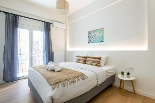 Mystique 2-Bedroom Apartment in Athens - image 2