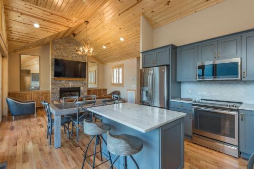 Alpine Outlook Newly-Constructed Home with Seclusion & Sweeping Mountain Views! in Swiss, USA