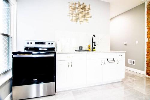 Modern 1 Bedroom Apartment close Falls and Casino in Niagara Falls, USA