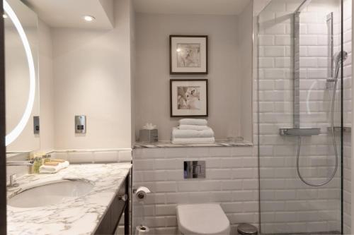 DoubleTree by Hilton St. Anne's Manor - image 4