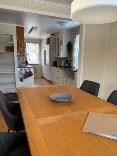 Konyha, Hus Ana - familienfreundliches Ferienhaus Fengersfors mit Kamin - Kanu inklusive in Fengersfors