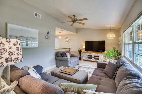 Lovely Merritt Island Home with Kayak and Fire Pit! Lovely Merritt Island Home with Kayak and Fire Pit!