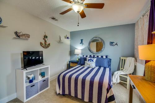 Lovely Merritt Island Home with Kayak and Fire Pit! Lovely Merritt Island Home with Kayak and Fire Pit!