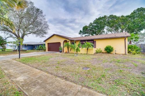 Lovely Merritt Island Home with Kayak and Fire Pit! Lovely Merritt Island Home with Kayak and Fire Pit!