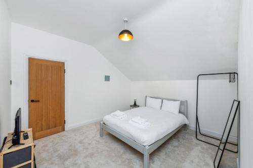 Cityscape 4-Bedroom, 2-Bathroom Haven on Woodborough Road Nottingham – khách sạn tại Sherwood