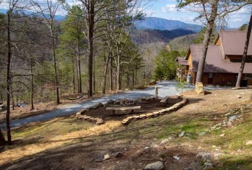 Evies Mountain Castle in Townsend, USA