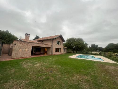 Skats, CASA VILLA LAGO AZUL CARLOS PAZ in Villa Lago Azul