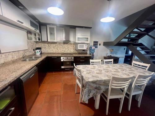 CASA VILLA LAGO AZUL CARLOS PAZ in Villa Lago Azul