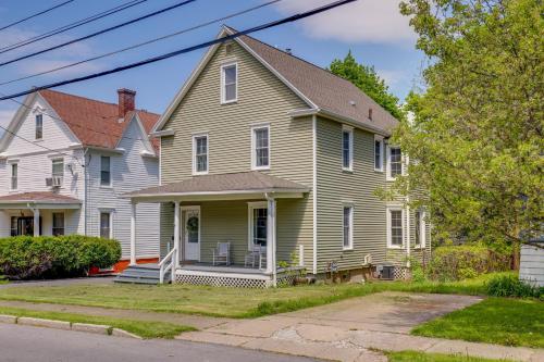 Warm & Inviting Home Minutes from Seneca Lake