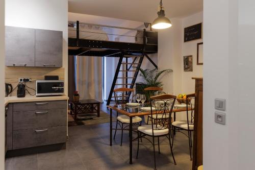 Létesítmények, Manhattan Loft - centre - 5 mn à pied gare - parking privé - patio (Manhattan Loft - centre - 5 mn a pied gare - parking prive - patio) in Saint-Lye
