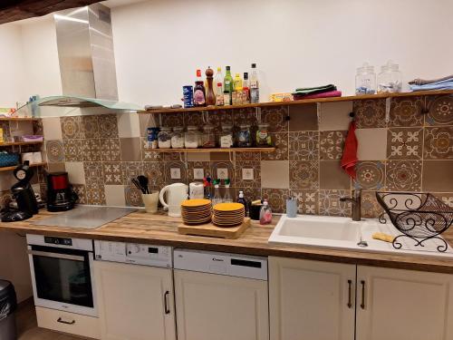 Kitchen, Le Lapin dans la Cour in Tain-l'Hermitage