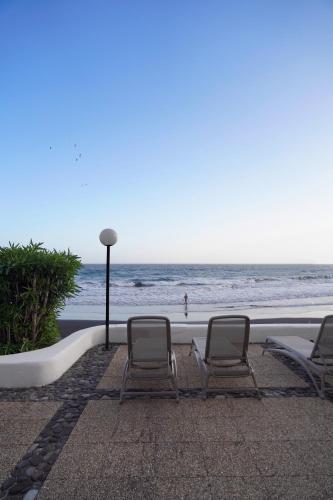 B&B Santa Cruz de Tenerife - Playa Chica Beachfront Apartment - Bed and Breakfast Santa Cruz de Tenerife