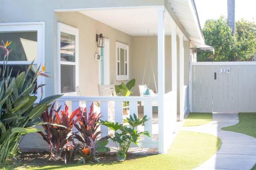 Live the Beach Life in a Quaint Shell Cottage in Del Mar, USA