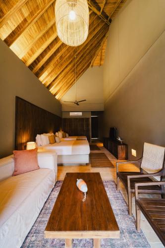 Naio Hotel y Villas By OxoHotel