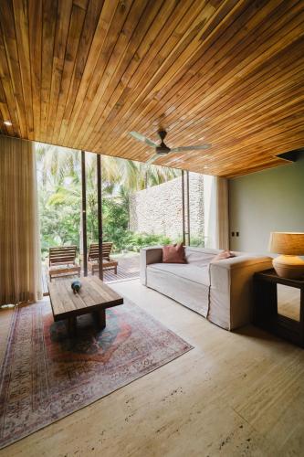 Naio Hotel y Villas By OxoHotel