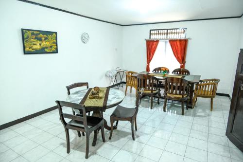 Griya Merbabu Asri Homestay (up to 14pax @ Salatiga central)