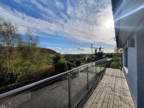 Spacious detached house with stunning views