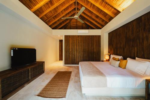 Naio Hotel y Villas By OxoHotel