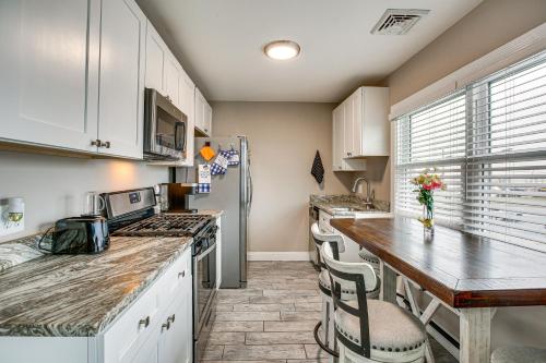 Bright Duplex Condo Walk to Brigantine Beach! in Brigantine, USA